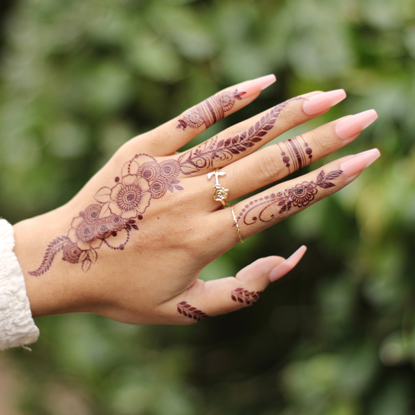 Black henna tattoo warning after woman's children were left 'permanently  scarred' | The Independent | The Independent