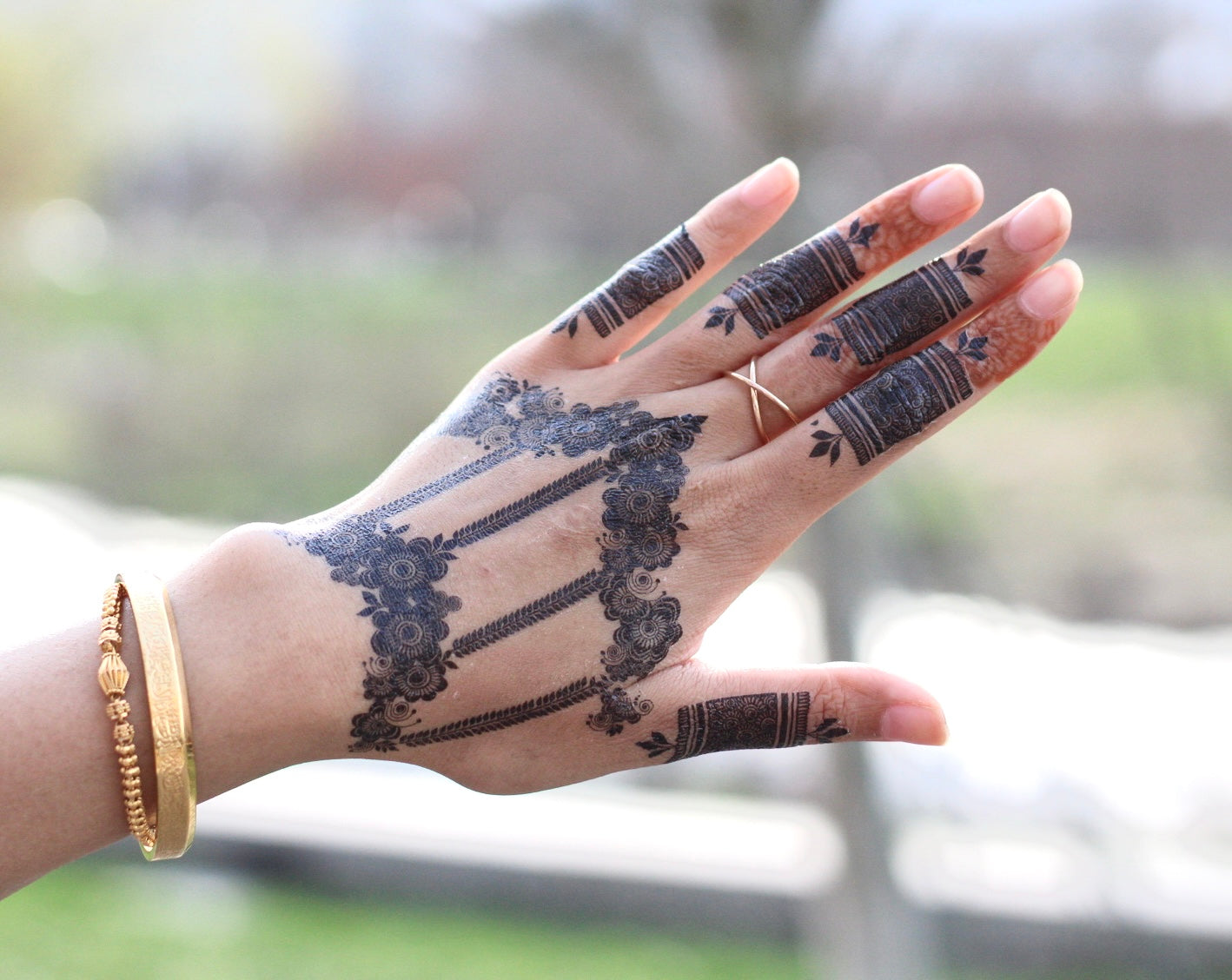 Finger henna design | Simple henna tattoo, Henna finger tattoo, Henna  tattoo designs simple